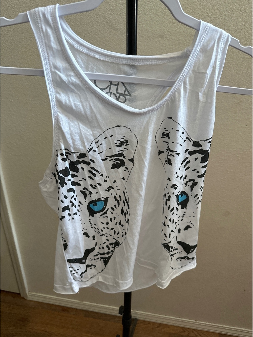 Chasor Women's White Racerback Tank Top with Blue Leopard Face Print